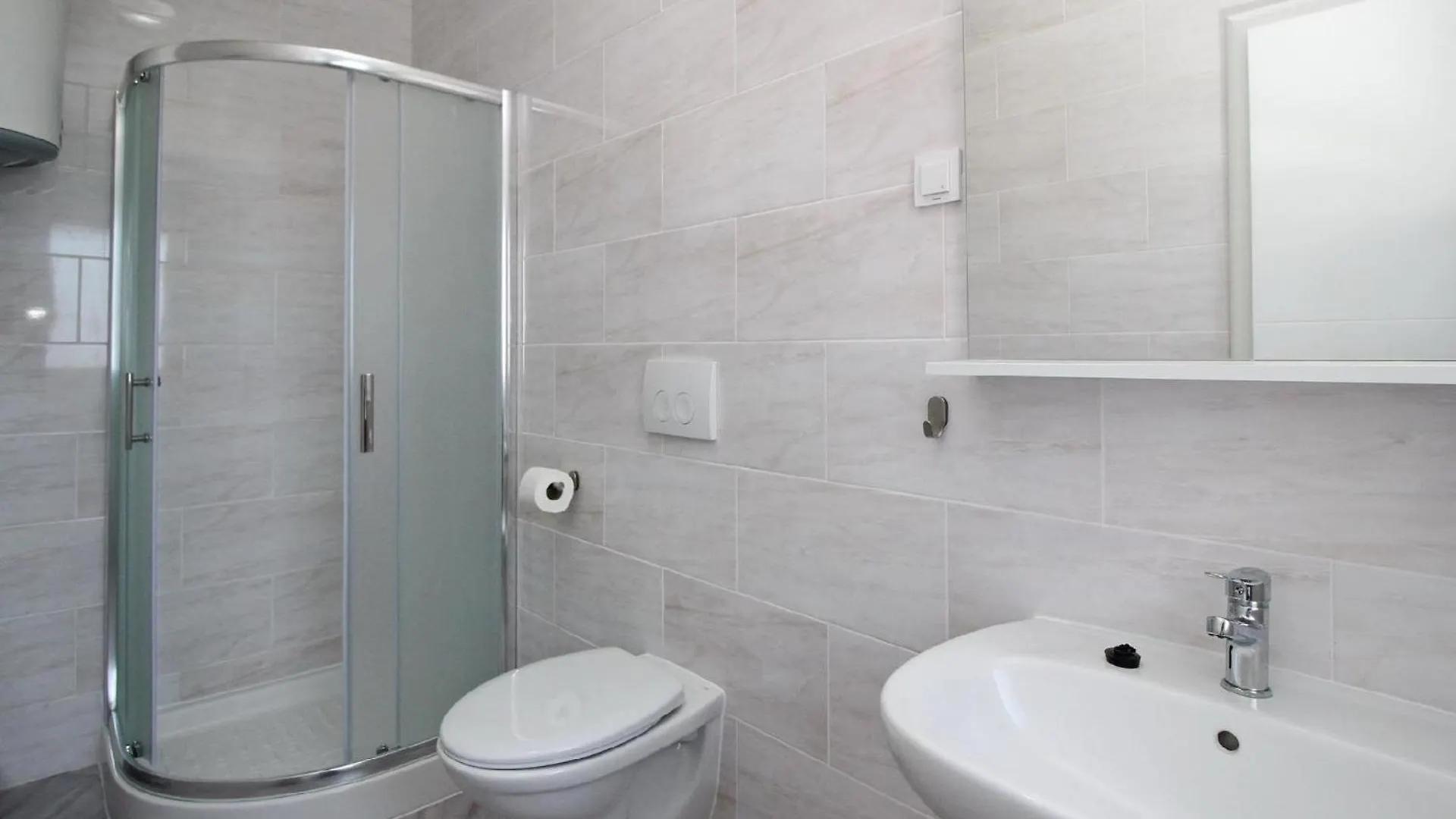 Appartement In Baska Mit Terrasse - B63310 0*, Baska (Krk) Croatia
